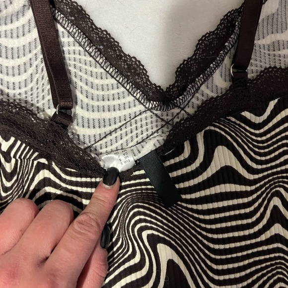 H&M tank/ Size Small - Picture 3 of 3